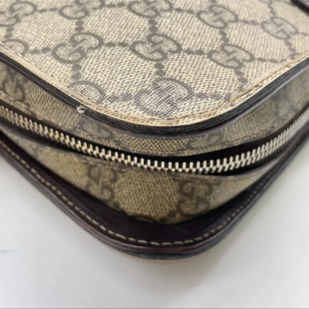 Authentic Gucci GG Vintage Suprime Brown ClutchBag